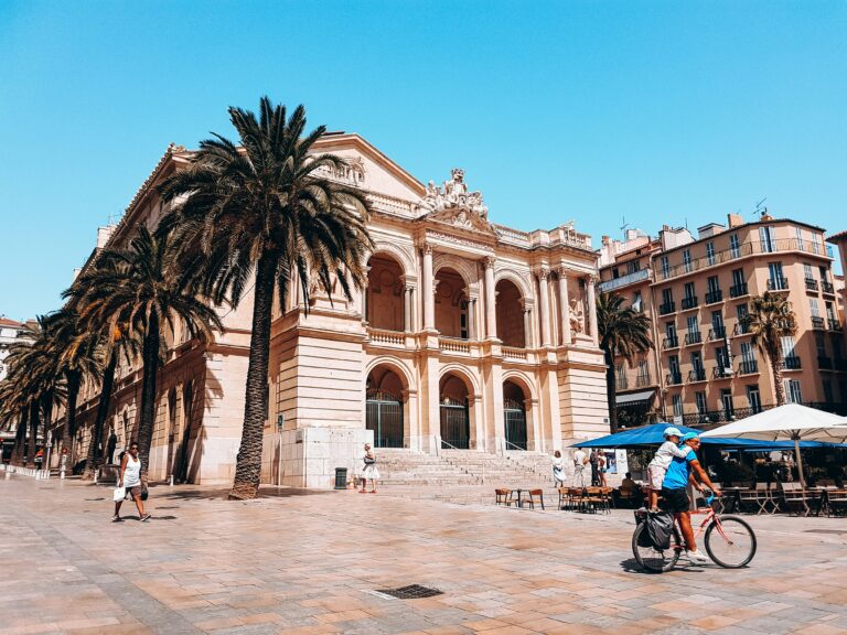 Que faire et que voir à Toulon ? Le guide complet pour visiter la ville