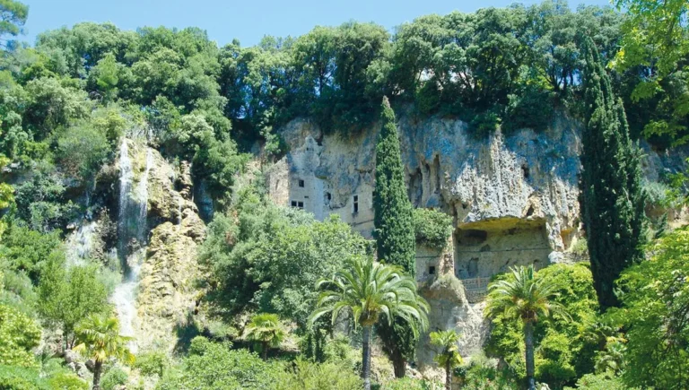 Visiter Villecroze-les-Grottes
